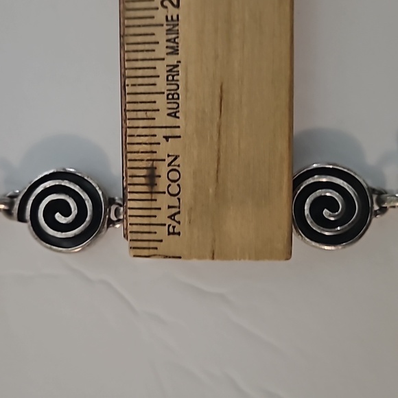 Streets Ahead  Belt Metal Design Detail sz M Black Pre-owned - Picture 8 of 8